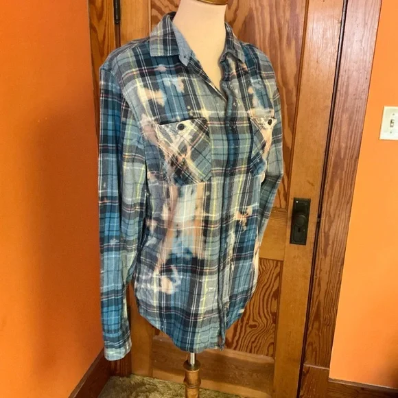 Urban pipeline acid washed plaid flannel shirt - Picture 6 of 9